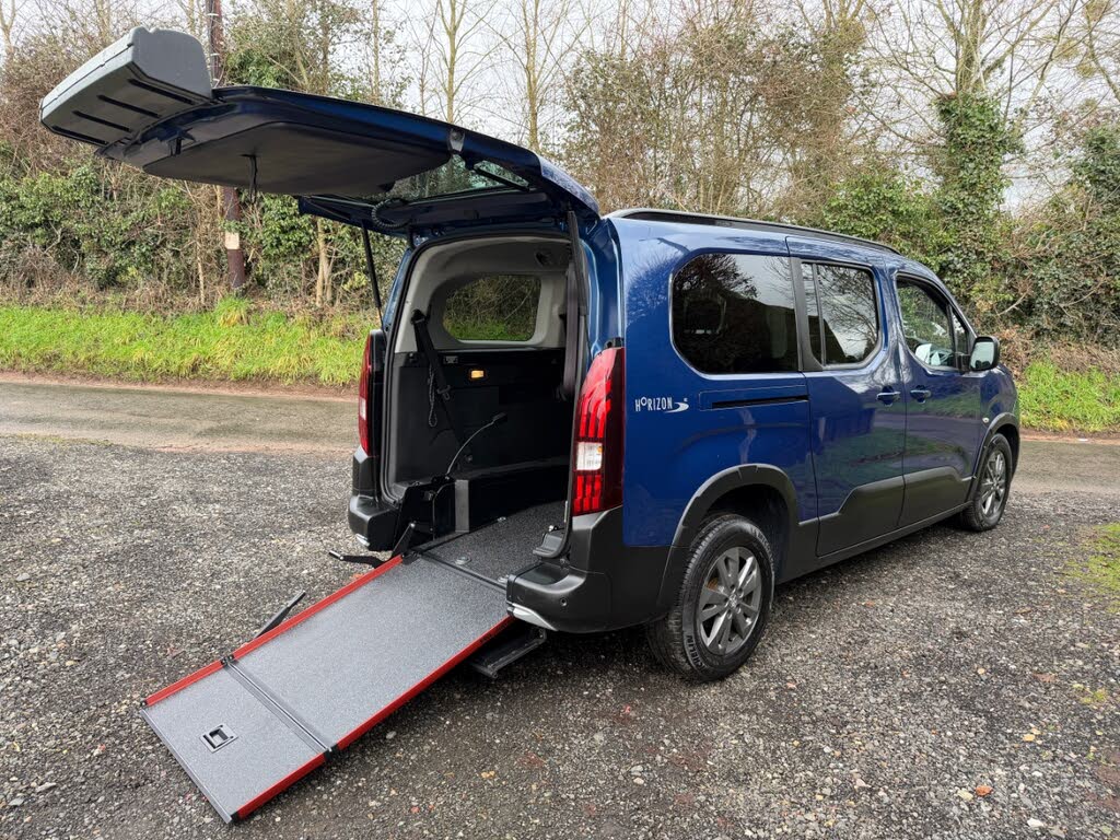 Discover the Top-Rated Car Transport Carriers for Your Vehicle – The Best in the UK