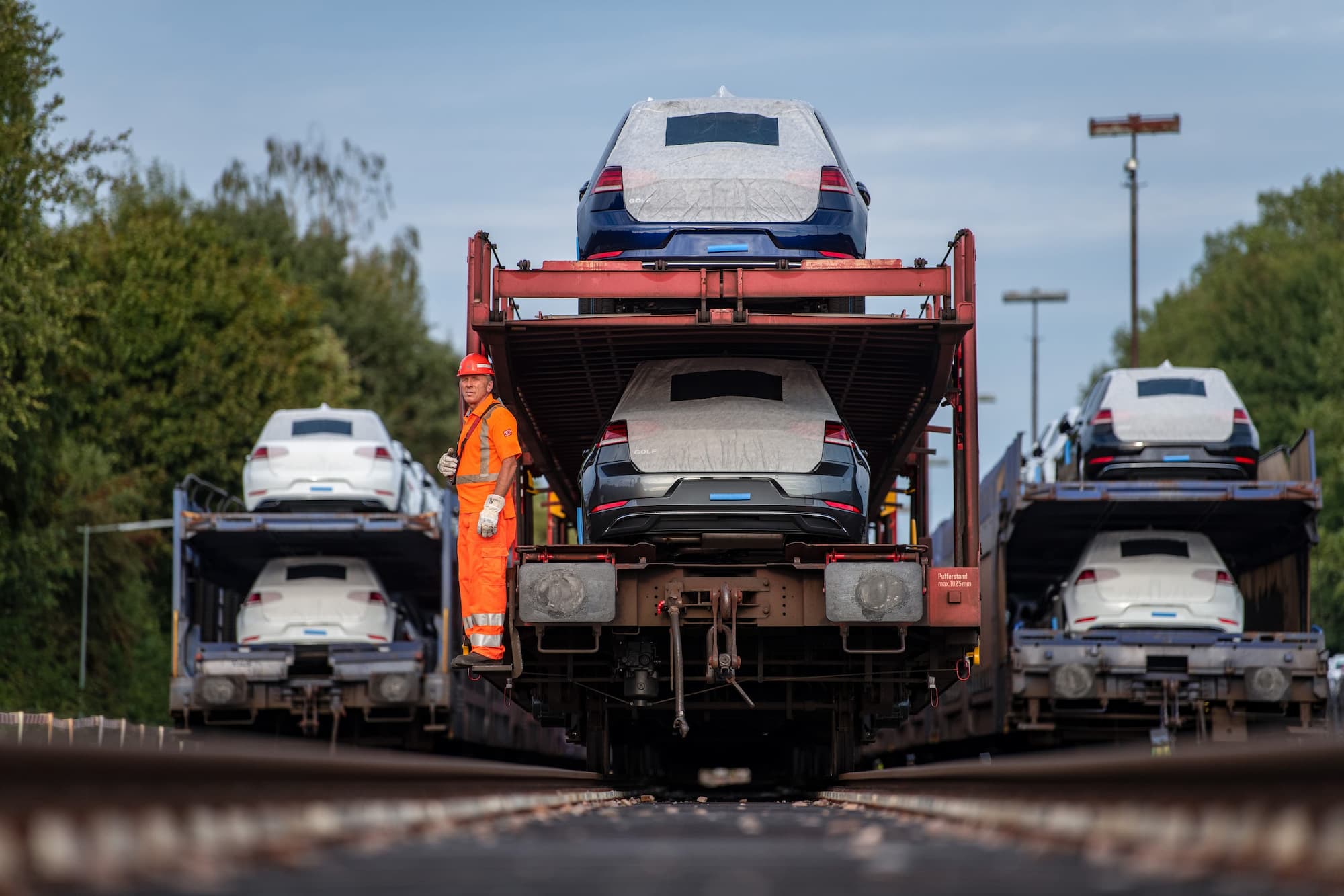 auto transport by rail companies